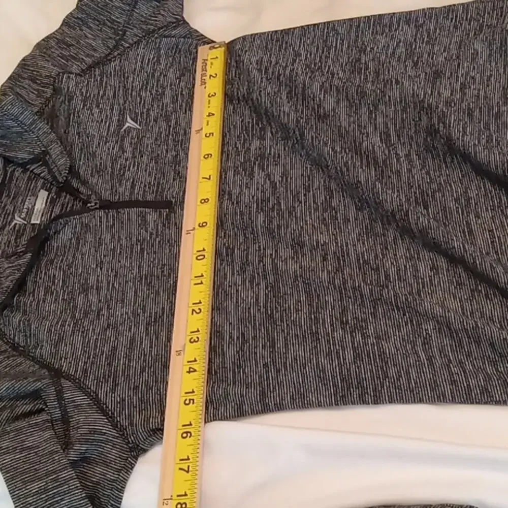 Old Navy Active Girls XL Long sleeve three quarter Zip Activewear top. Comfy.